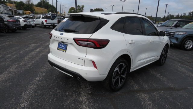 Certified 2023 Ford Escape ST-Line Select w/ Tech Pack #2 image 9