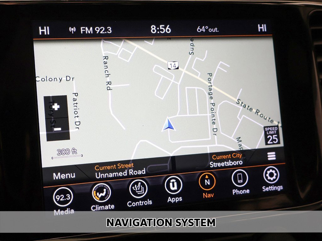 Used 2022 Jeep Grand Cherokee Limited image 3