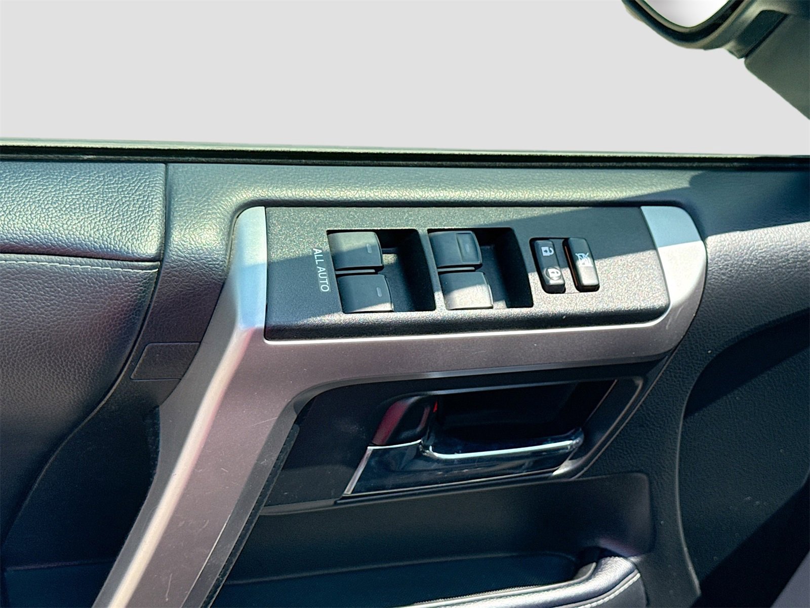 Used 2023 Toyota 4Runner SR5 image 17