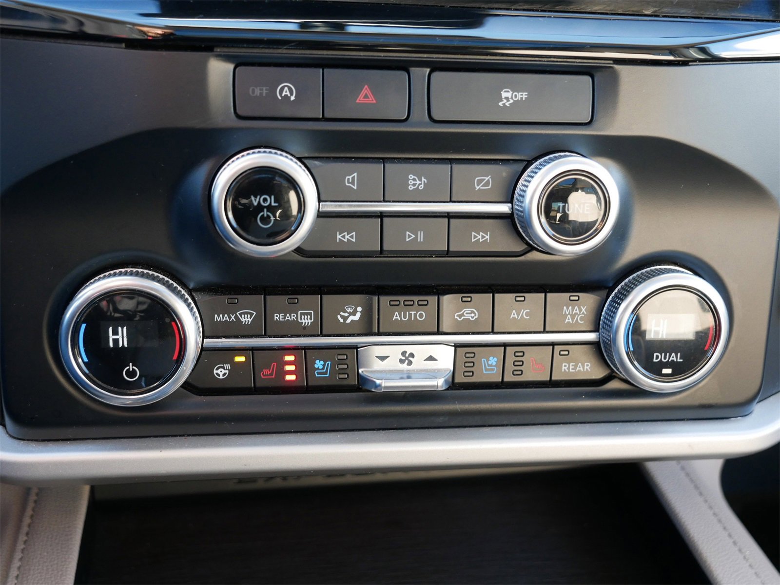 Certified 2024 Ford Expedition Limited image 23