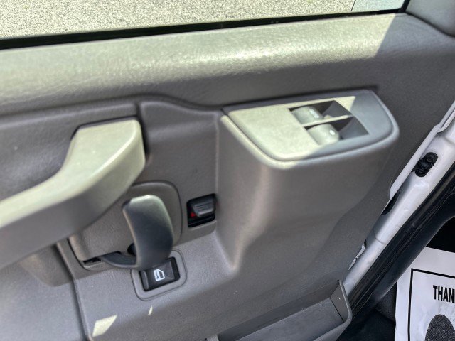 Used 2017 Chevrolet Express 2500 RWD image 22