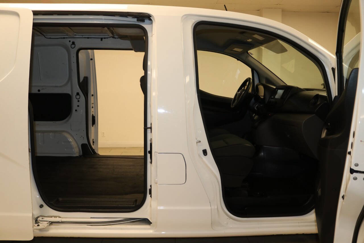 Used 2020 Nissan NV200 S w/ Back Door Glass Package image 63