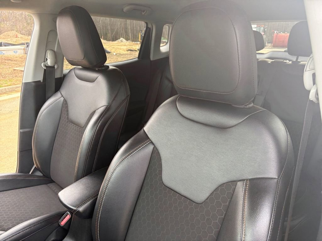 Used 2021 Jeep Compass Latitude image 14