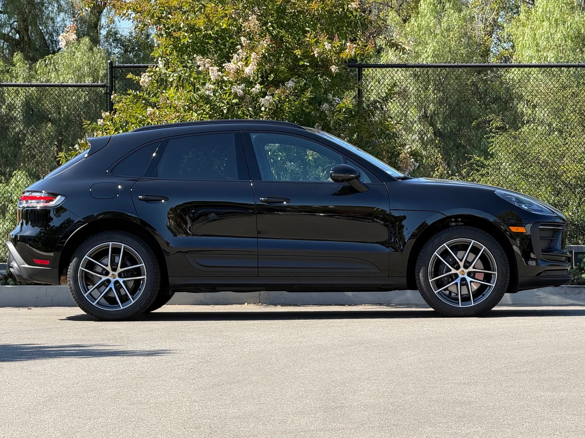 Used 2026 Porsche Macan AWD/4WD image 8
