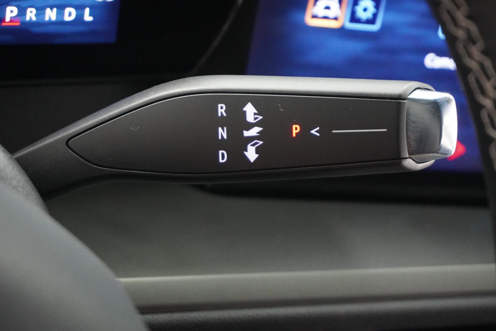 Used 2025 Chevrolet Traverse LT w/ Driver Confidence Package image 25