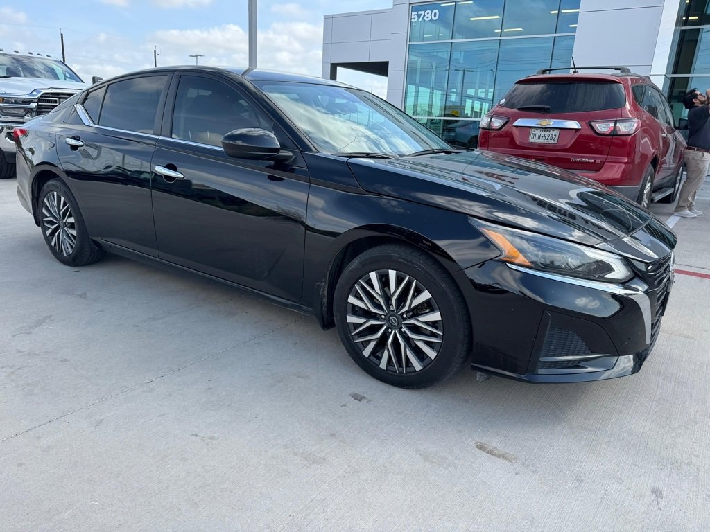 Used 2023 Nissan Altima 2.5 SV