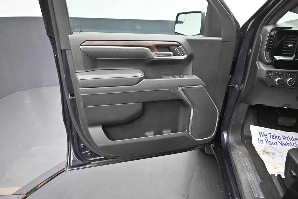 Used 2025 GMC Sierra 1500 SLT AWD/4WD image 26
