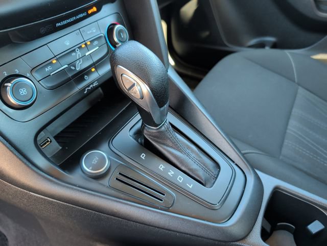 Used 2017 Ford Focus SE w/ Interior Protection Package FWD image 25