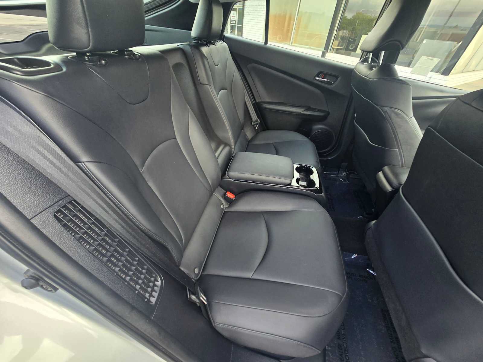 Used 2017 Toyota Prius Prime Advanced FWD image 12