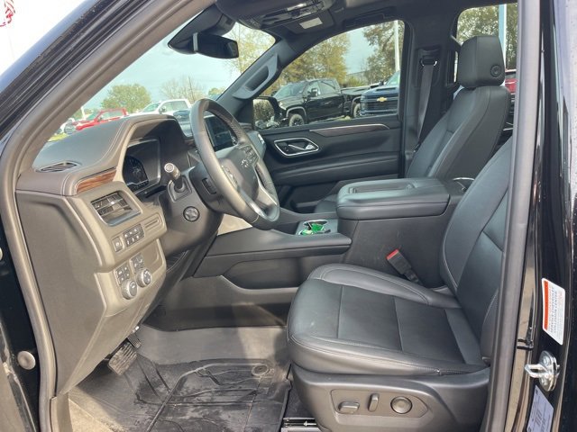 Used 2023 Chevrolet Suburban Z71 w/ Luxury Package image 17
