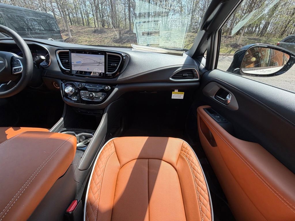 New 2026 Chrysler Pacifica Pinnacle FWD image 14