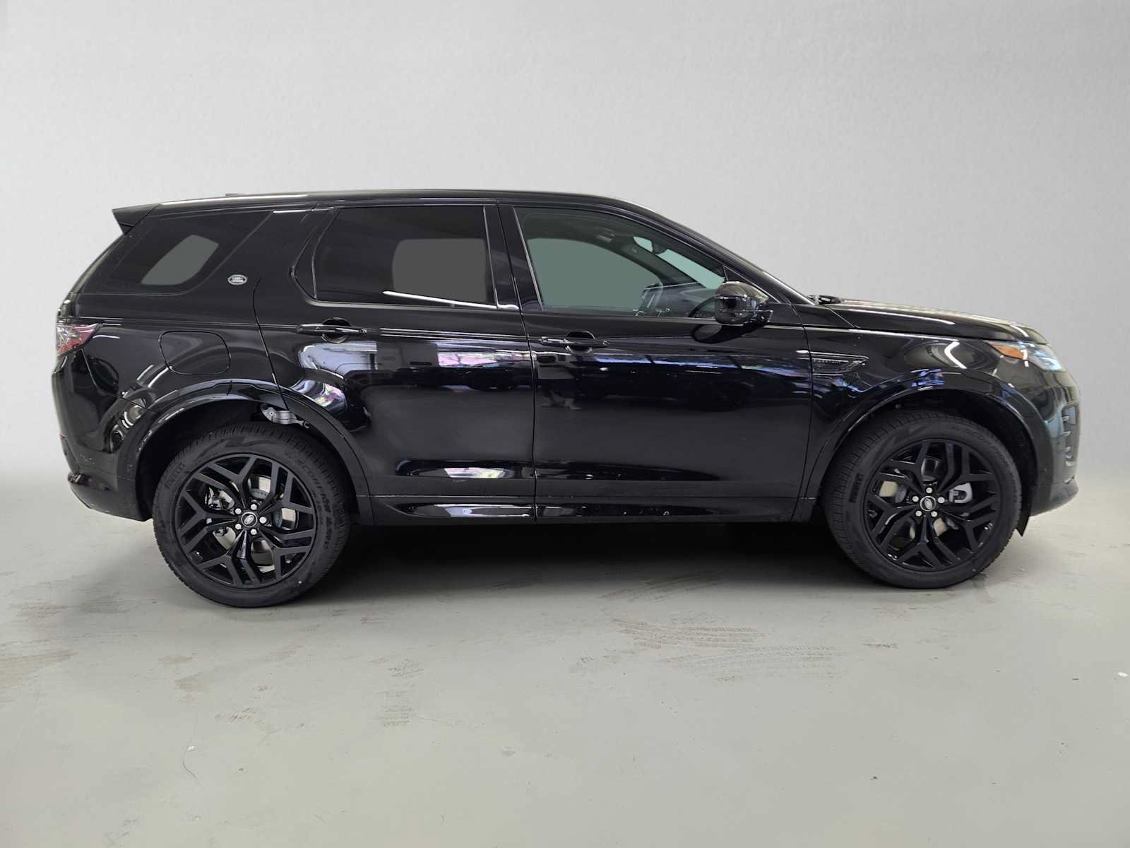 New 2026 Land Rover Discovery Sport Landmark AWD/4WD image 6