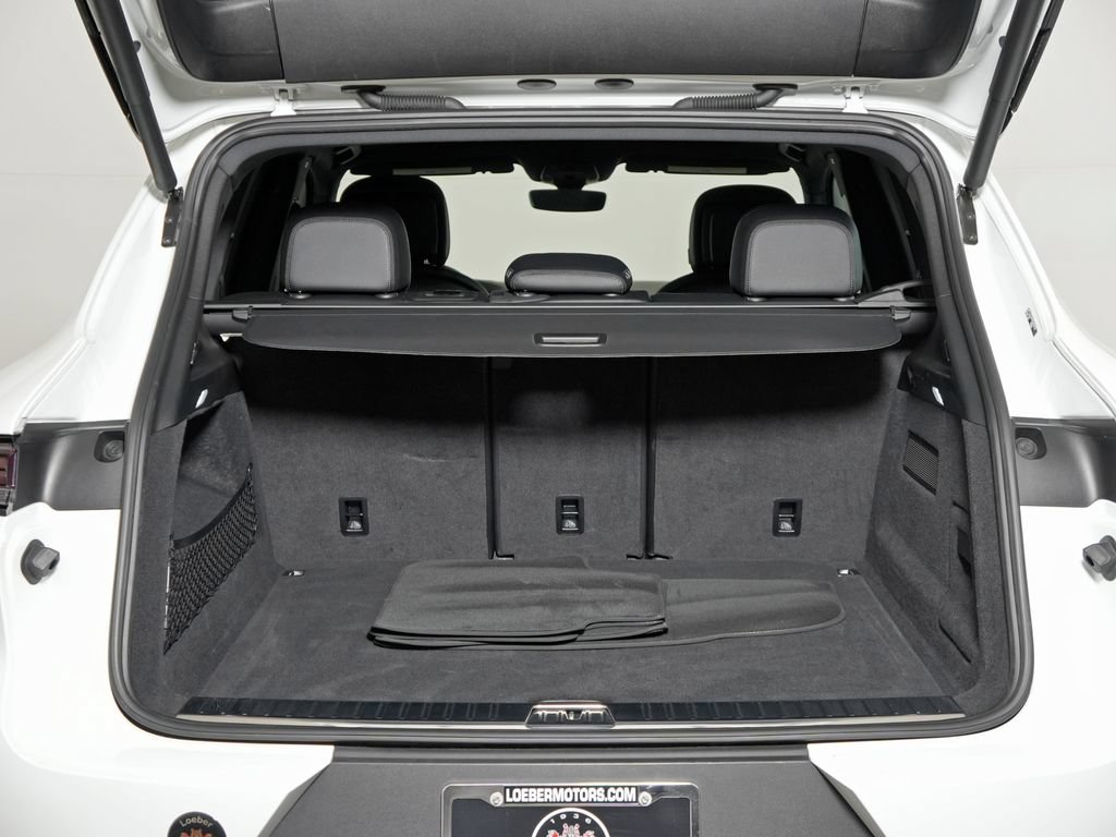 Certified 2024 Porsche Cayenne w/ Premium Package AWD/4WD image 42