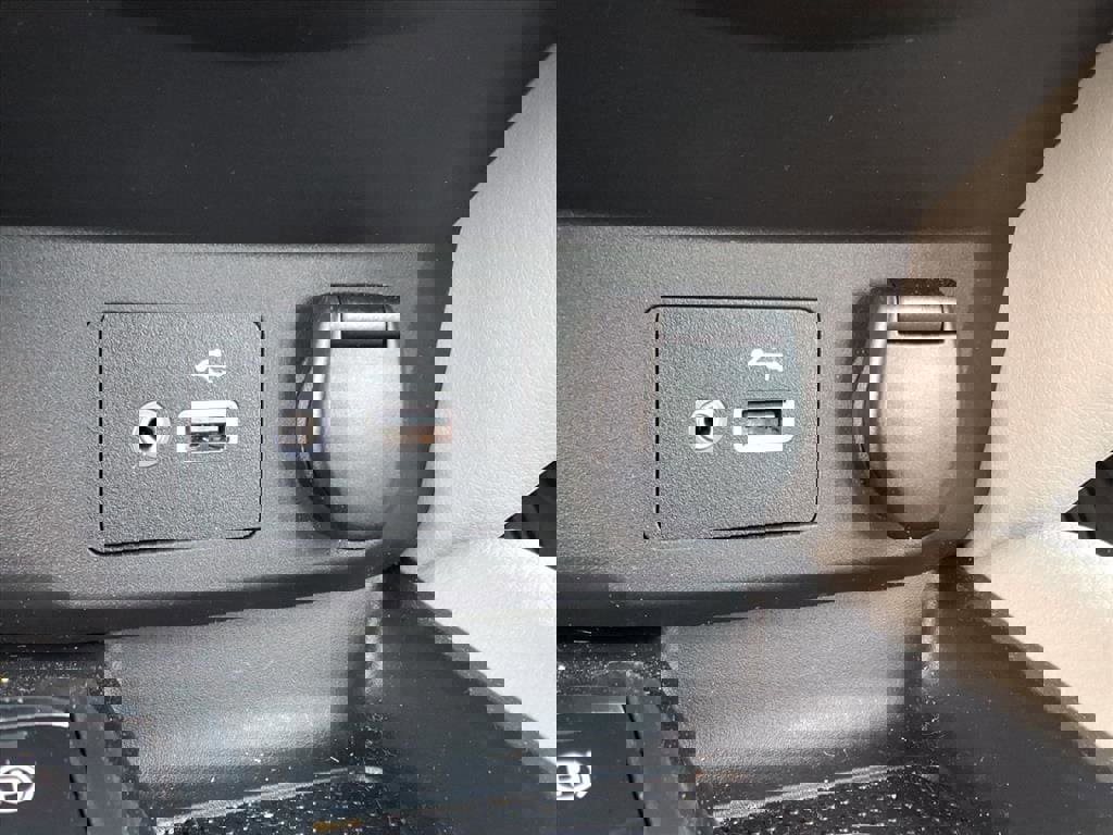 Used 2022 Nissan Rogue Sport SL image 16