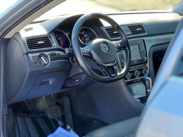Used 2018 Volkswagen Passat 2.0T SE image 11