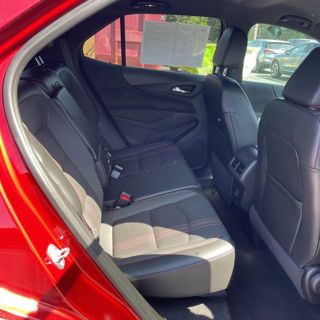 Used 2023 Chevrolet Equinox RS w/ LPO, Floor Liner Package FWD image 9