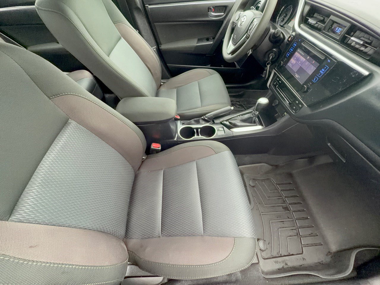 Used 2019 Toyota Corolla LE FWD image 30