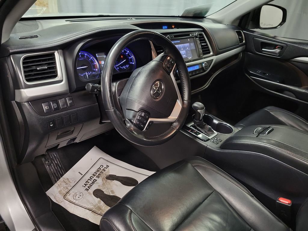 Used 2019 Toyota Highlander XLE image 13
