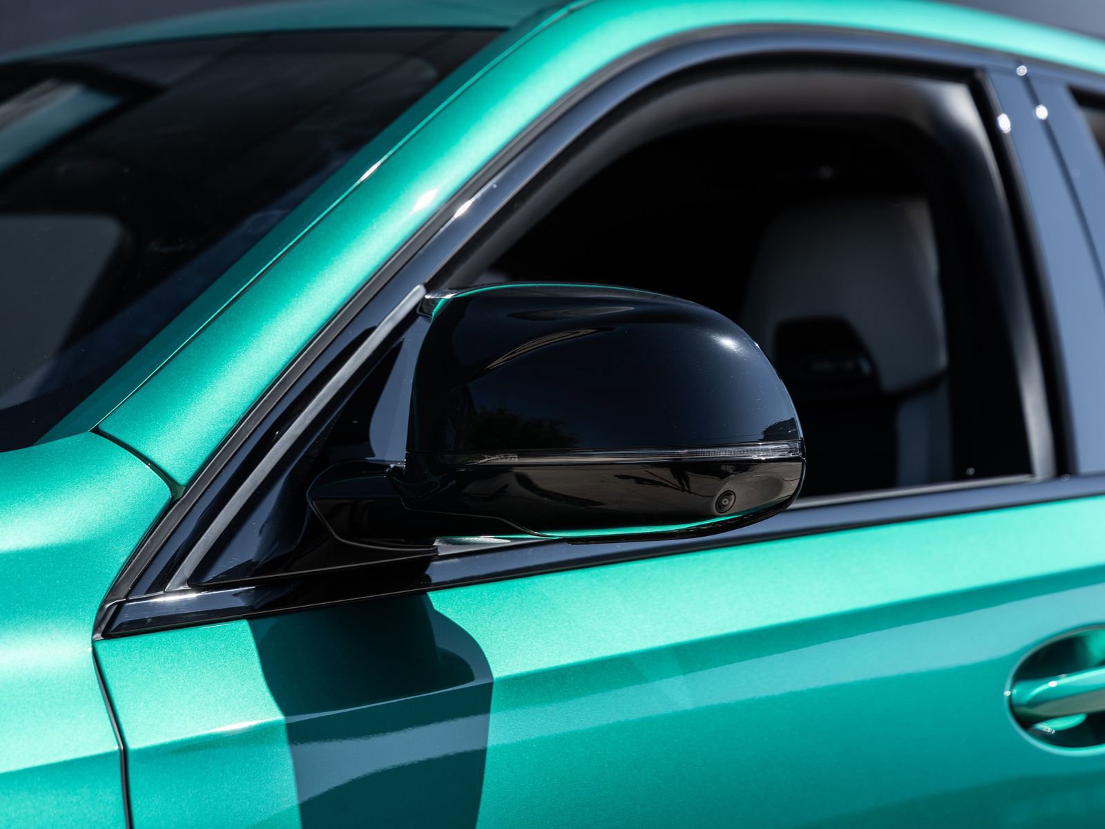 Used 2025 BMW X6 M Competition w/ Executive Package image 15