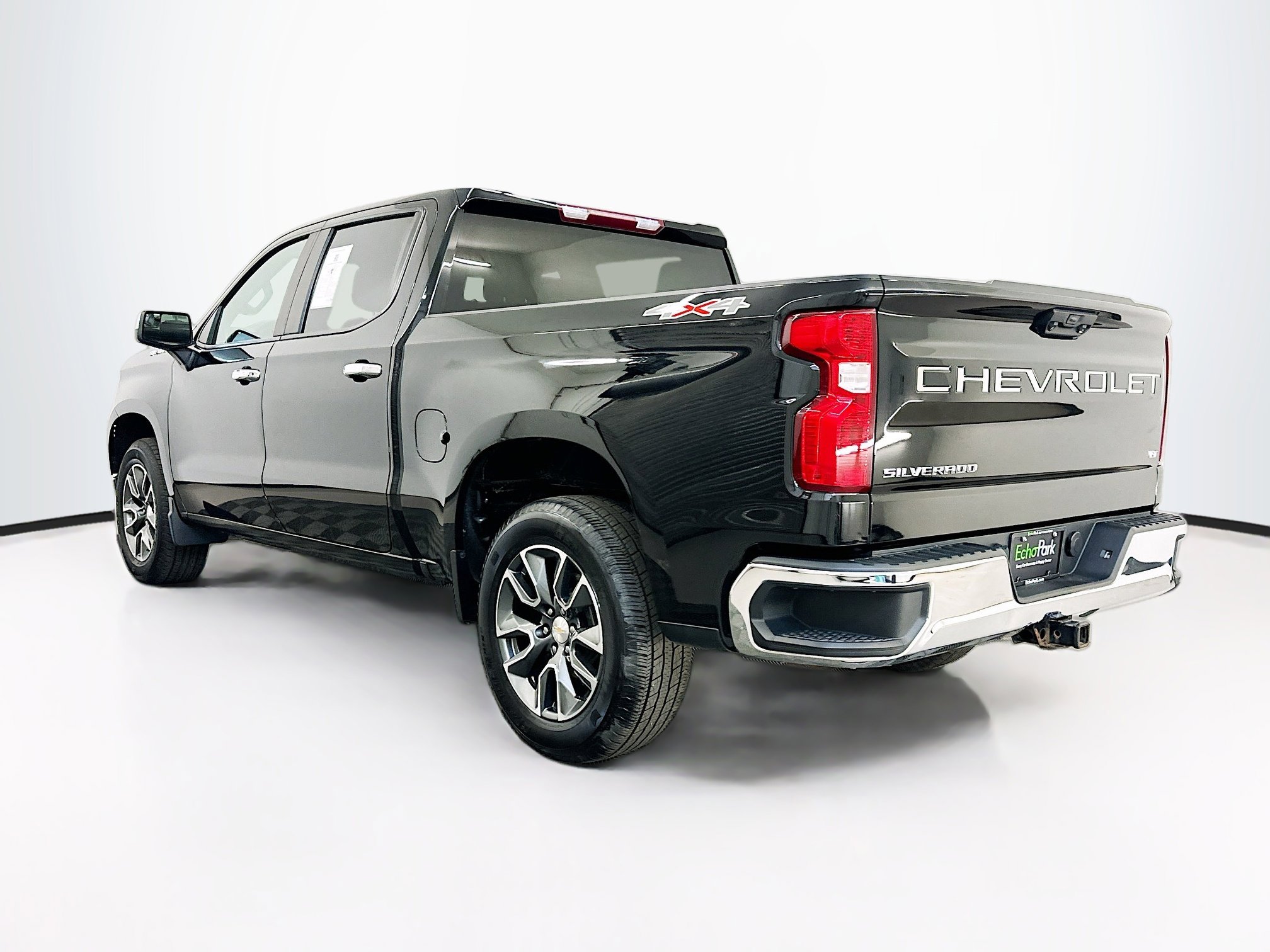 Used 2023 Chevrolet Silverado 1500 LT AWD/4WD image 5