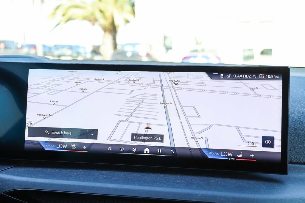 Used 2025 BMW 230i Coupe w/ Premium Package image 14