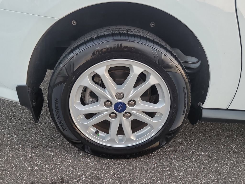 Used 2022 Ford Transit Connect XLT image 5