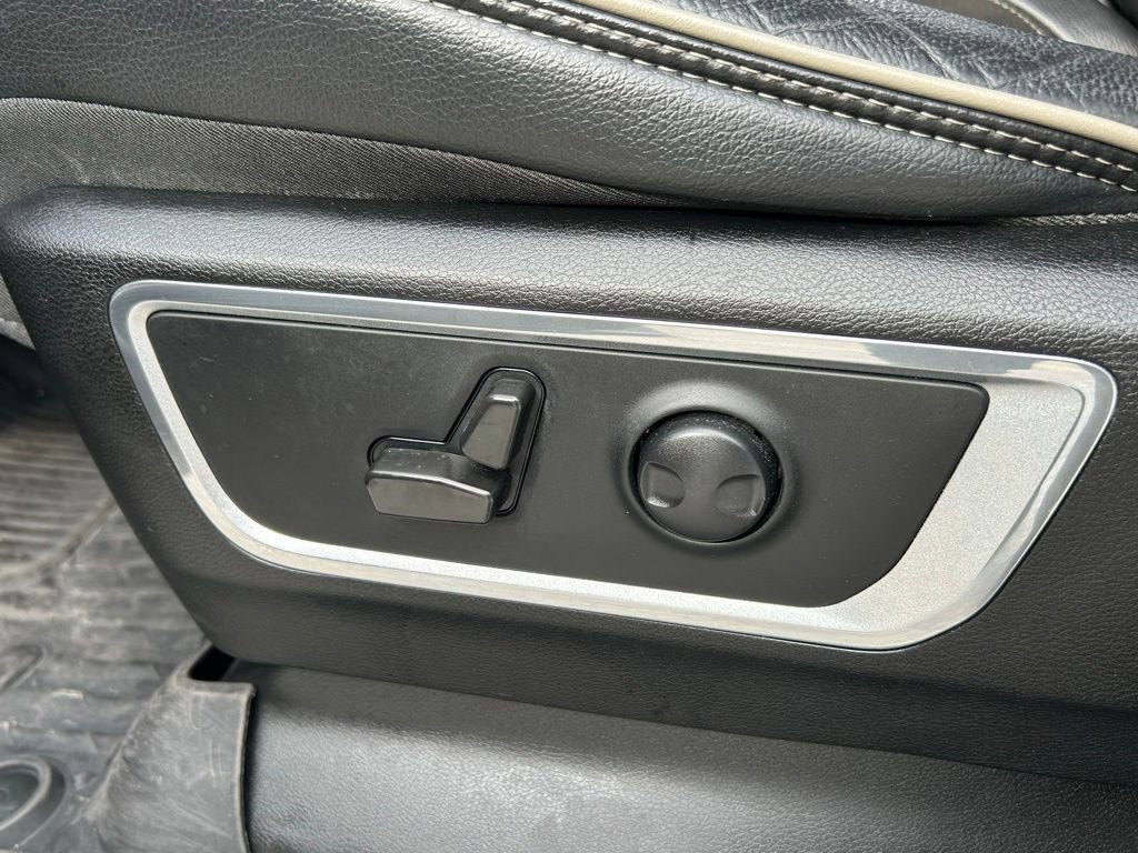 Used 2022 RAM 1500 Laramie AWD/4WD image 17