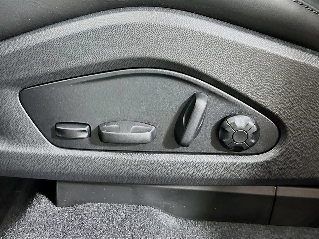 New 2026 Porsche Macan 4 Electric AWD/4WD image 22