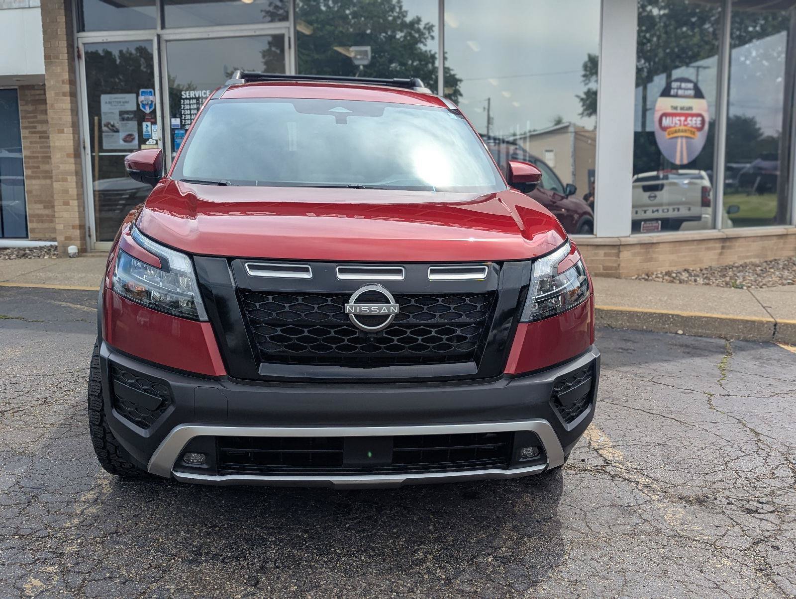 Used 2024 Nissan Pathfinder Rock Creek AWD/4WD image 2