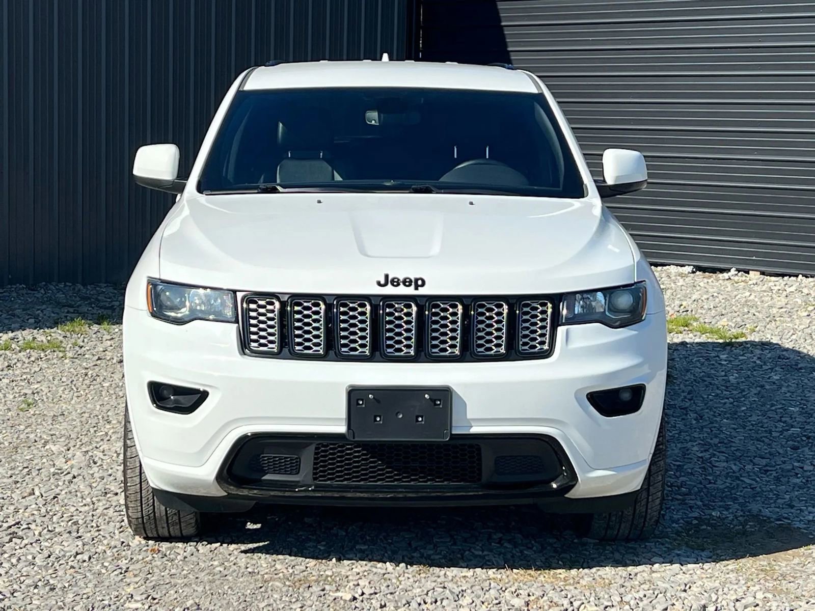 Used 2018 Jeep Grand Cherokee Altitude AWD/4WD image 8