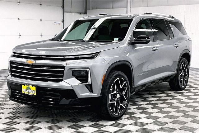 Used 2025 Chevrolet Traverse High Country image 12