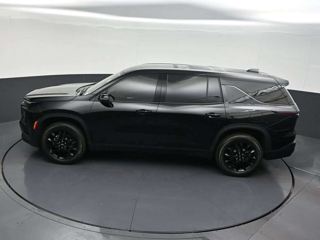 Used 2024 Chevrolet Traverse LS w/ Midnight/Sport Edition FWD image 16