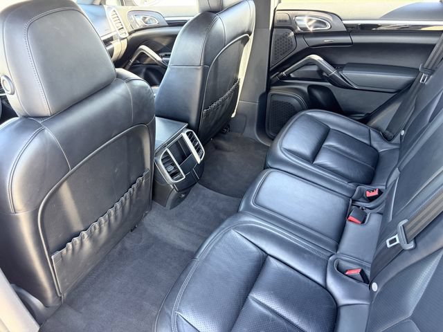 Used 2018 Porsche Cayenne AWD/4WD image 25