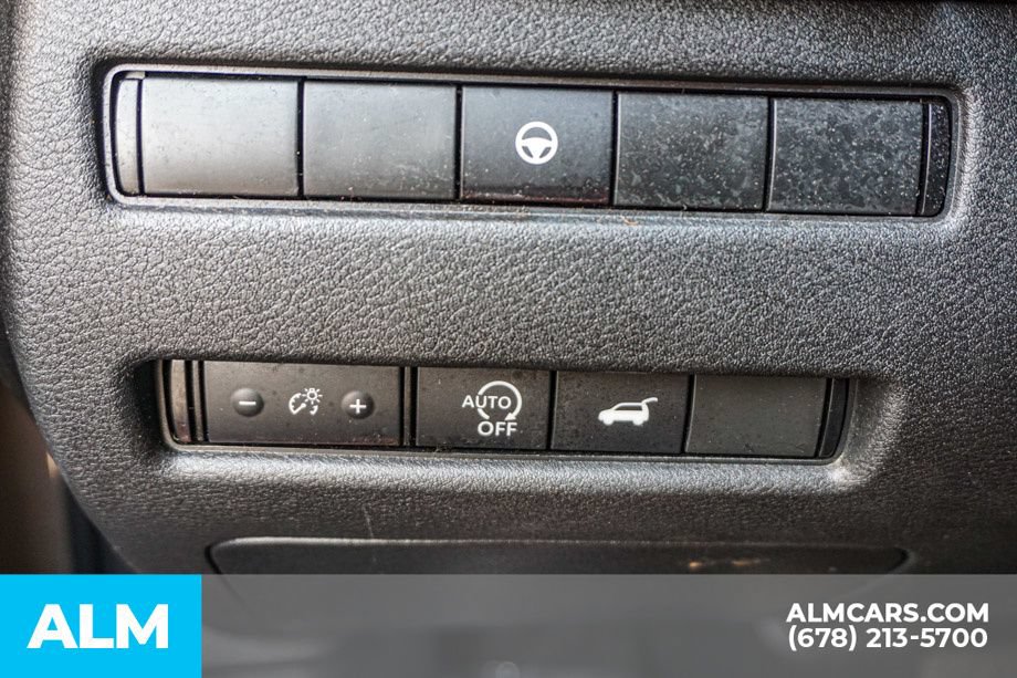 Used 2024 Nissan Rogue SL AWD/4WD image 47