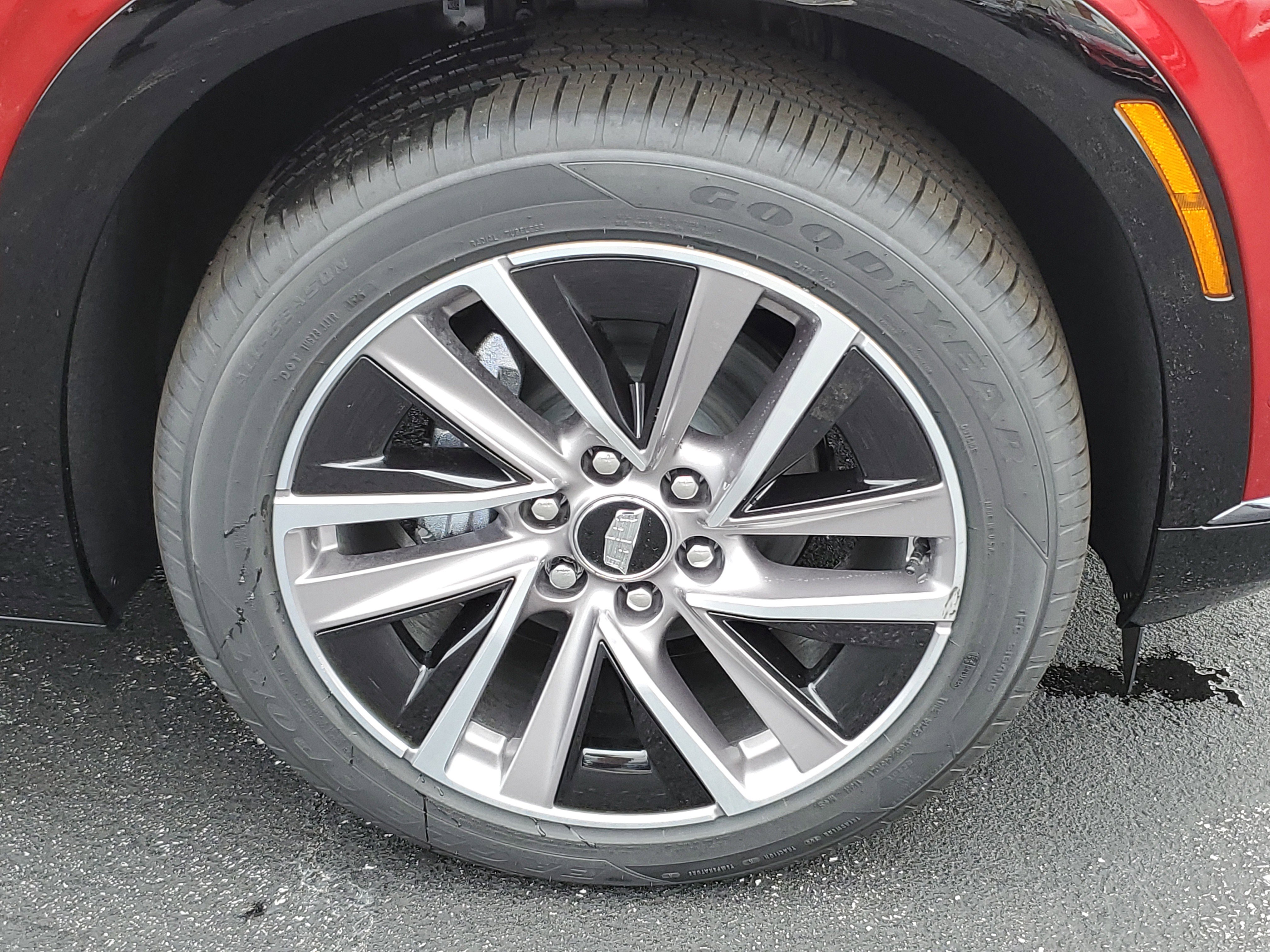 New 2026 Cadillac Vistiq Sport w/ LPO, Floor Liner Package image 5