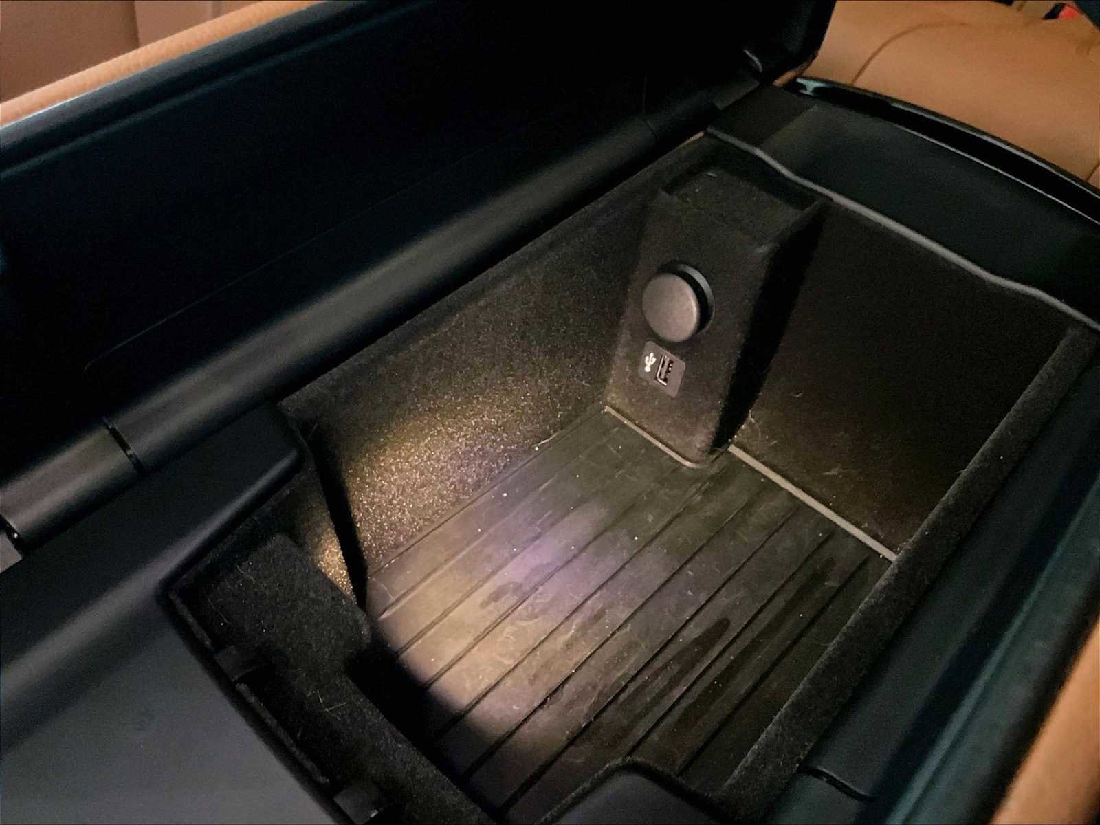 Used 2019 BMW 530e w/ Convenience Package image 28