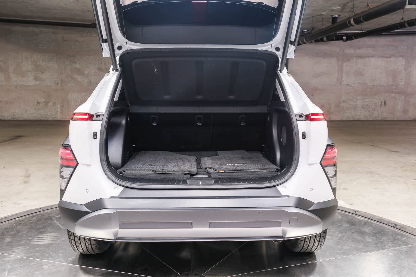 Used 2024 Hyundai Kona Limited FWD image 35