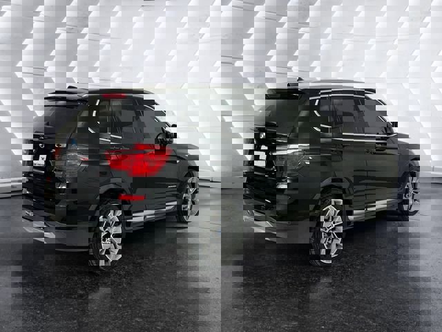 Used 2017 BMW X3 xDrive28i image 4