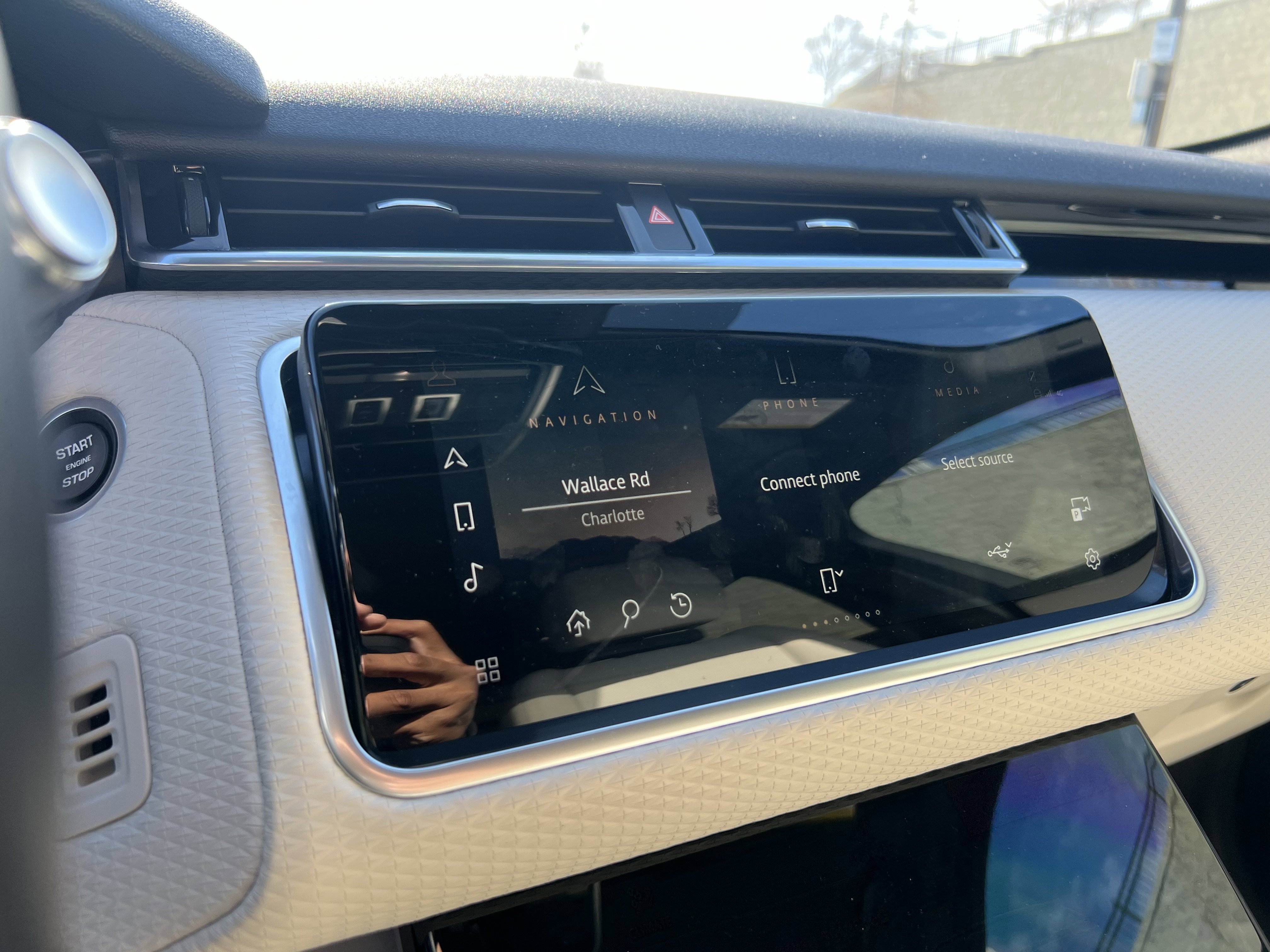 Certified 2022 Land Rover Range Rover Velar R-Dynamic S image 27