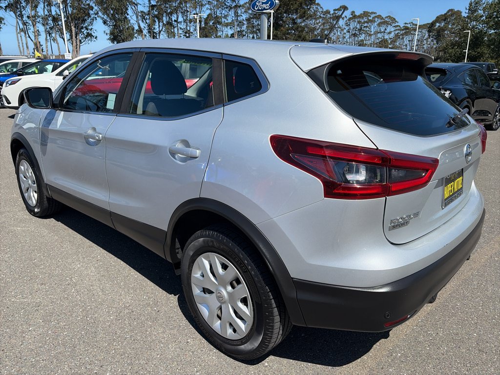 Used 2020 Nissan Rogue Sport S FWD image 3