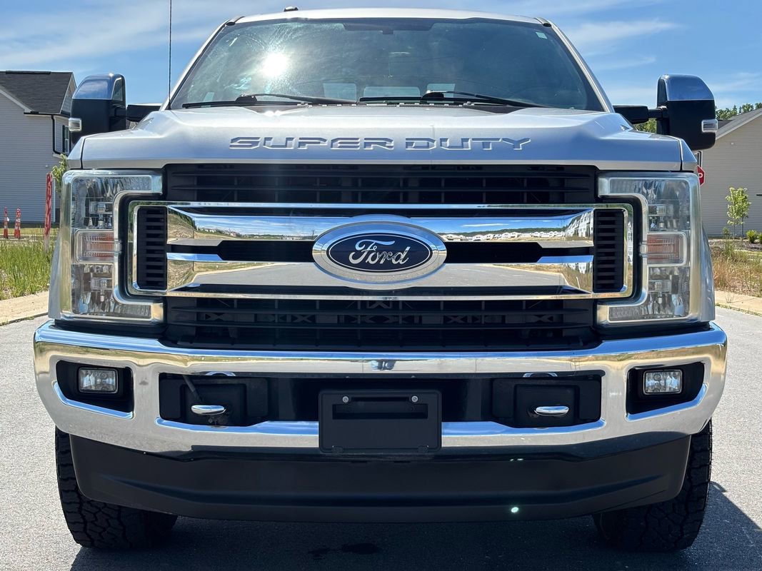 Used 2017 Ford F250 XLT w/ XLT Premium Package AWD/4WD image 9