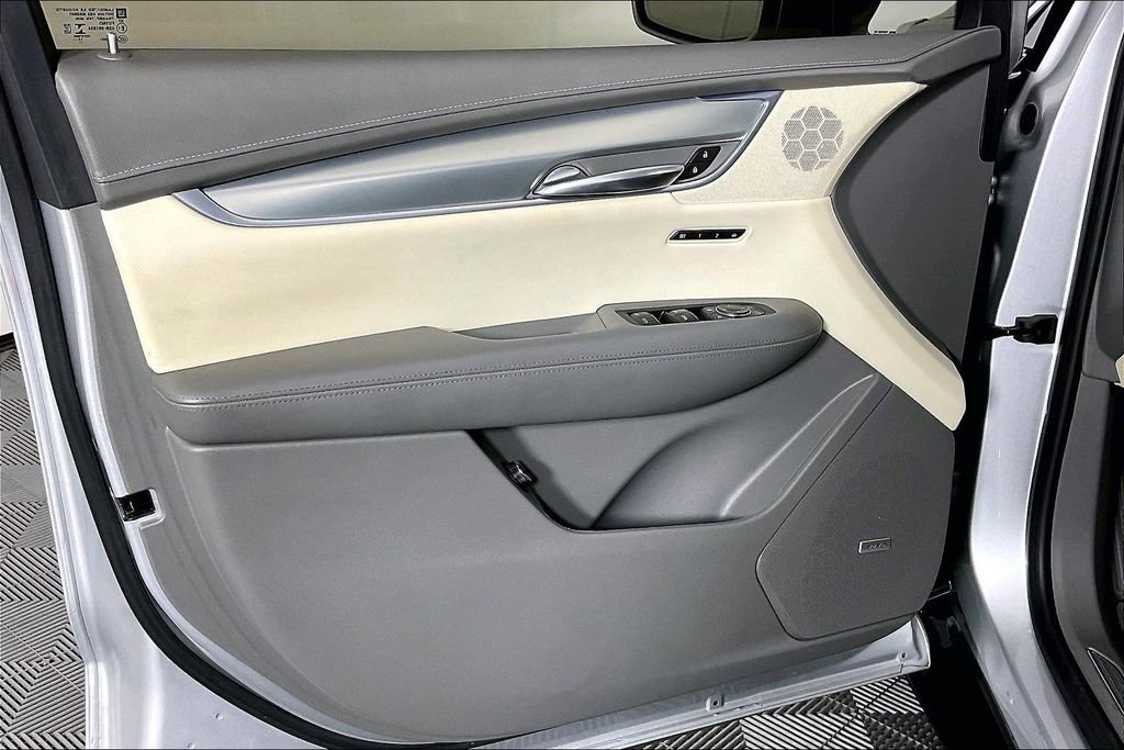 Used 2018 Cadillac XT5 Premium Luxury w/ Driver Assist Package AWD/4WD image 25