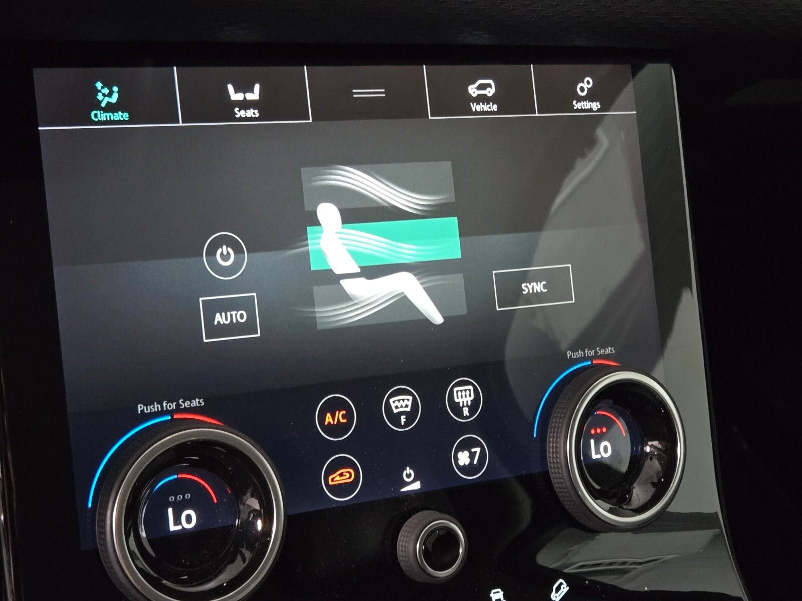 Used 2019 Land Rover Range Rover Velar S AWD/4WD image 30