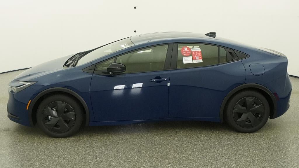 New 2027 Toyota Prius Plug-In Hybrid FWD image 3