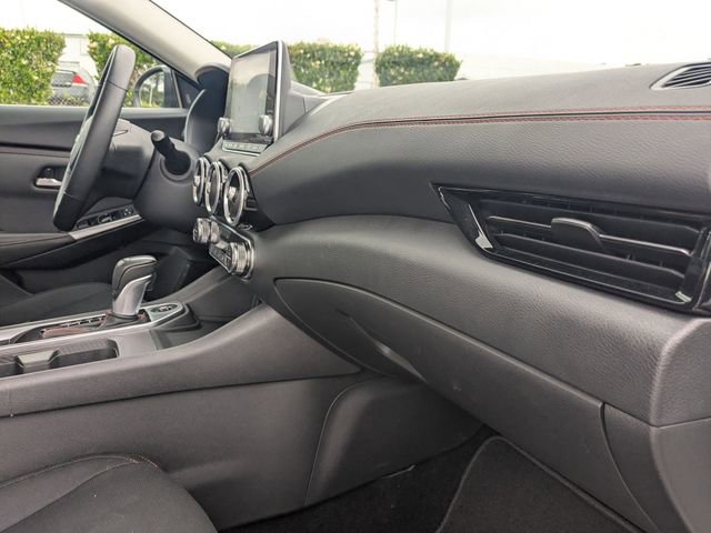 Used 2025 Nissan Sentra SR FWD image 34