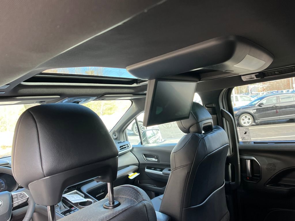New 2026 Toyota Sienna Platinum image 22