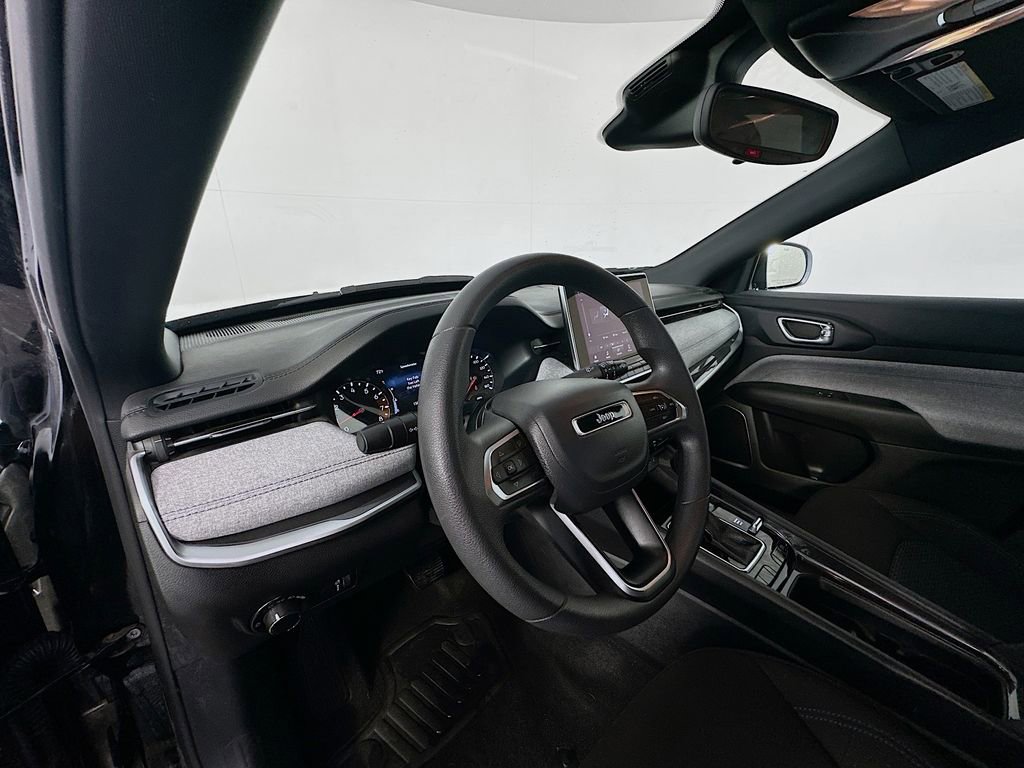 Used 2024 Jeep Compass Sport image 9