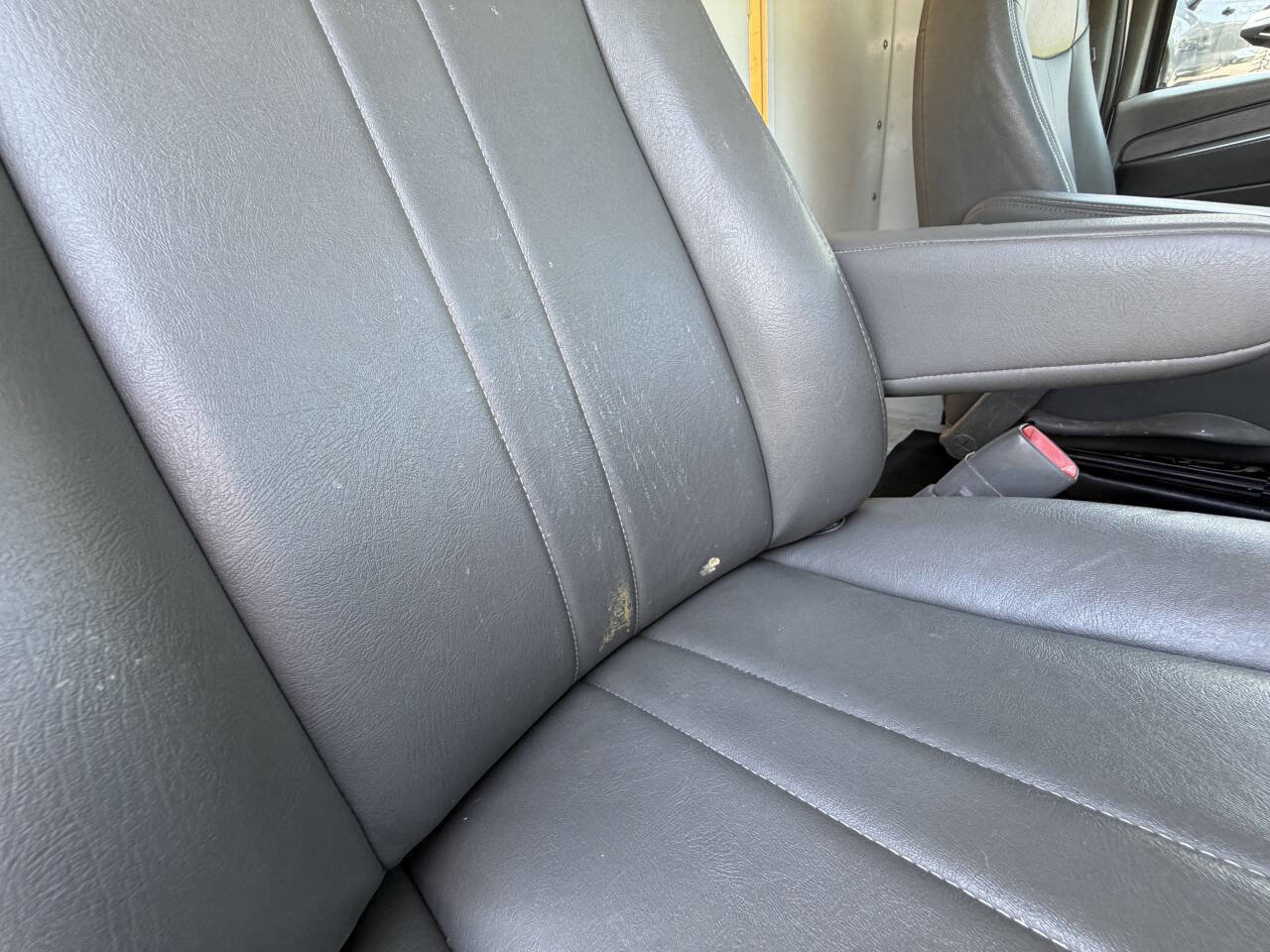 Used 2011 Chevrolet Express 3500 RWD image 54