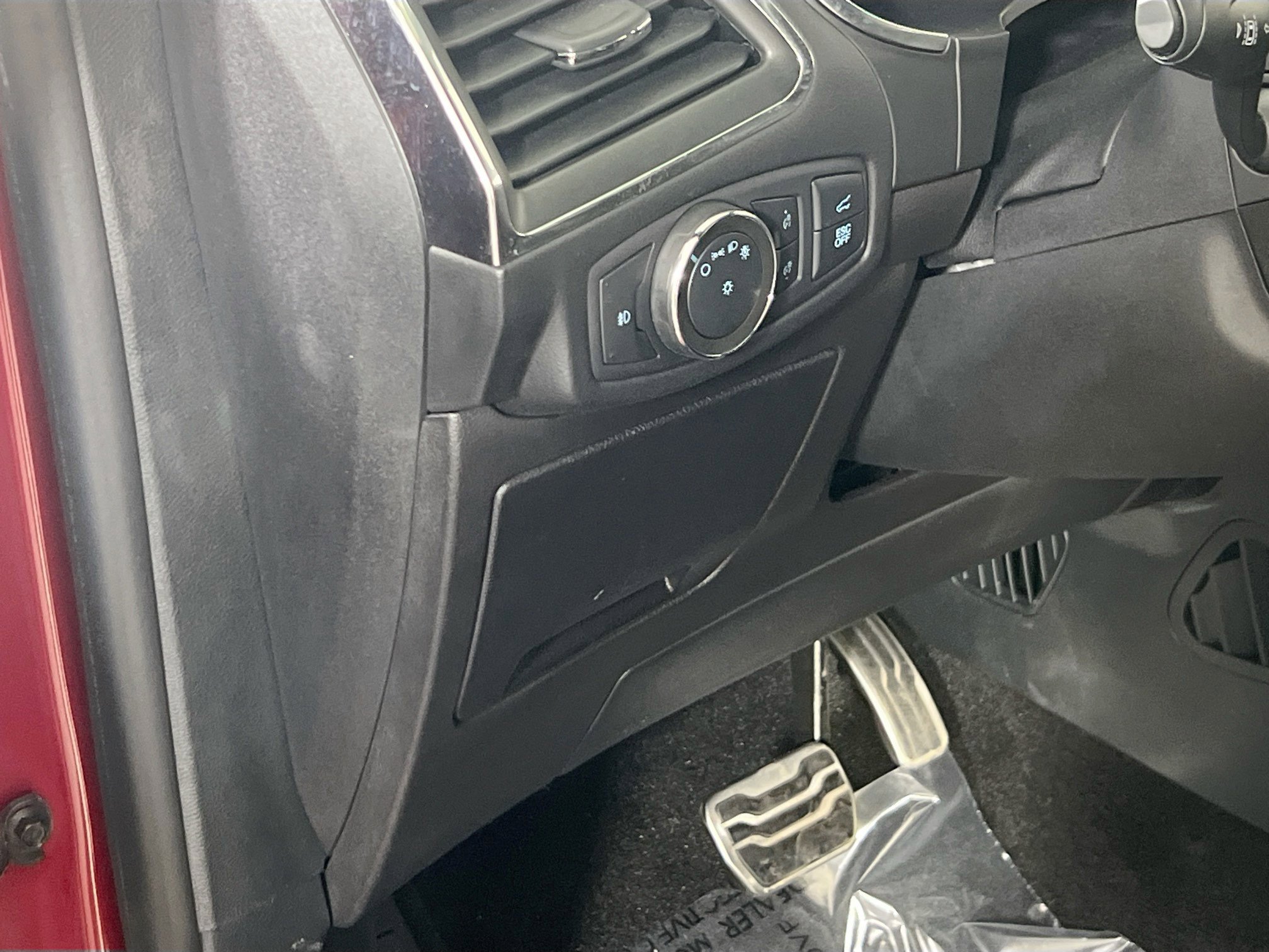 Used 2020 Ford Edge ST w/ Cold Weather Package image 10