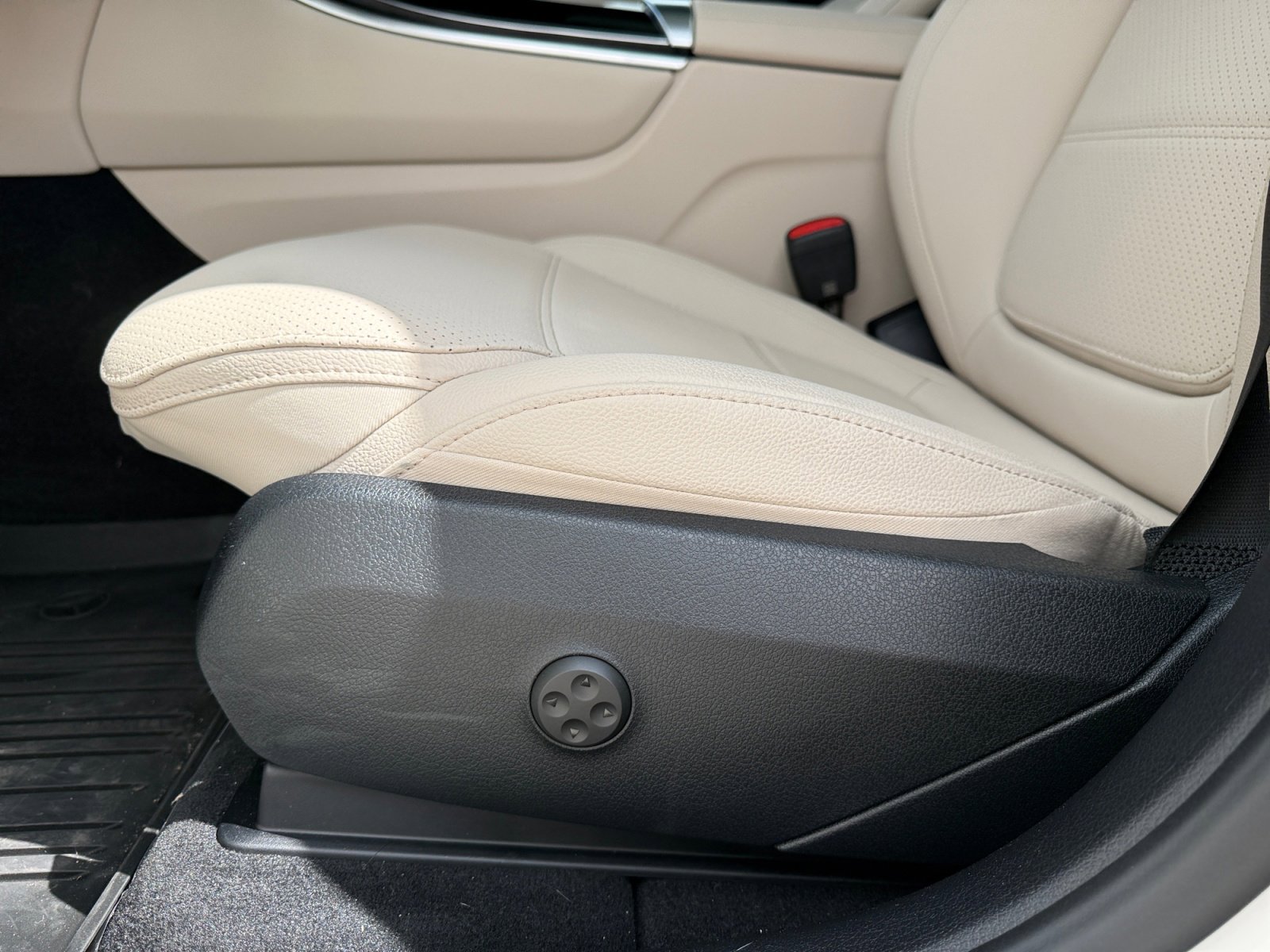 Certified 2026 Mercedes-Benz GLC 300 4MATIC image 16